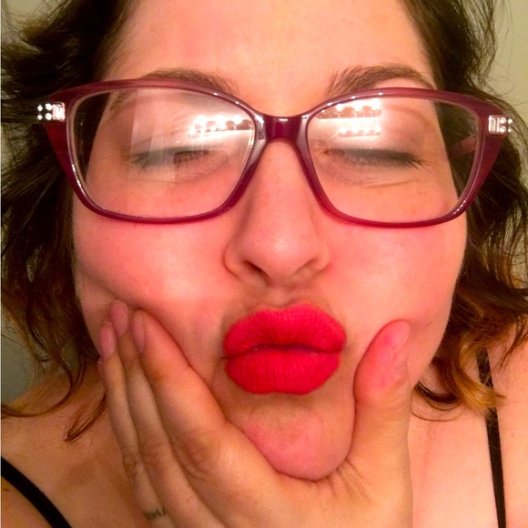 Meet your Posher, Amanda - Picture 1 of 1